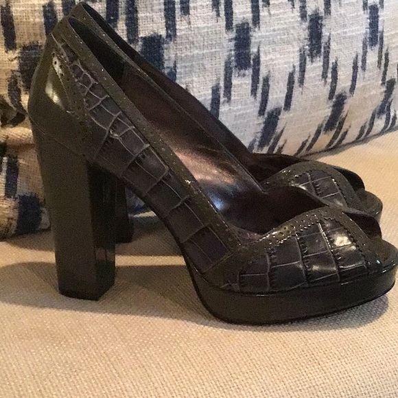 COACH Leather Peeptoe Pumps EUC heels - Picture 9 of 9